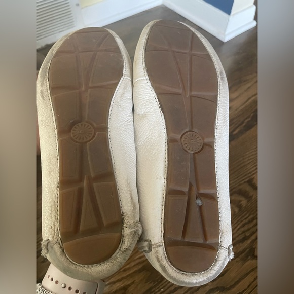 UGG white leather loafers - Picture 2 of 3